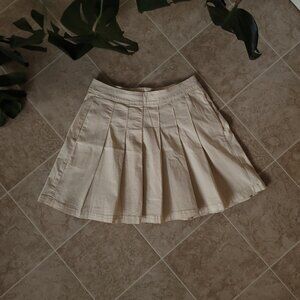 Pleated American Eagle Skirt in Cream